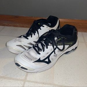Mizuno Women's Wave Lightning Z5 Volleyball Shoes